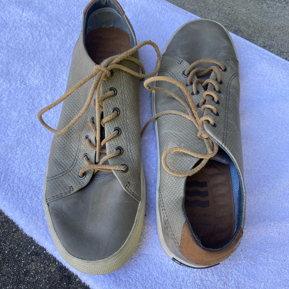 Sperry Men's Lace-Up Sneakers in Gray with Tan Accents